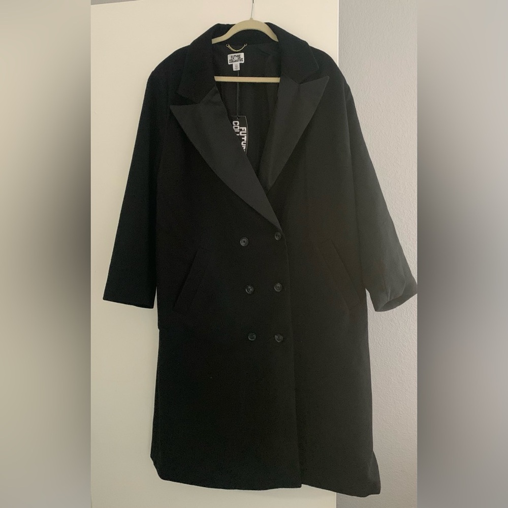 Future Collective women’s notched lapel double-breasted coat XXL, XL